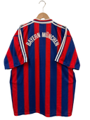 Back football shirt with red and blue vertical stripes and 'Bayern Munchen' text