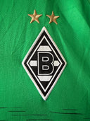 Borussia Mönchengladbach 2018/19 Third Shirt Puma 753458-03 | Close up badge