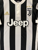 Juventus 2017/18 Home Shirt Higuain Adidas BQ4533 | Close up front