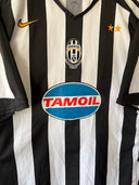 Original Juventus 2005/06 Home Shirt Nike 195862 | Close up